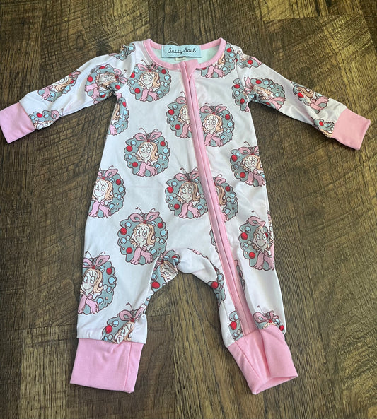 Cindy Lou Wreath Sleeper in a Size 18 Month